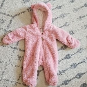 Newborn sherpa pram / body suit